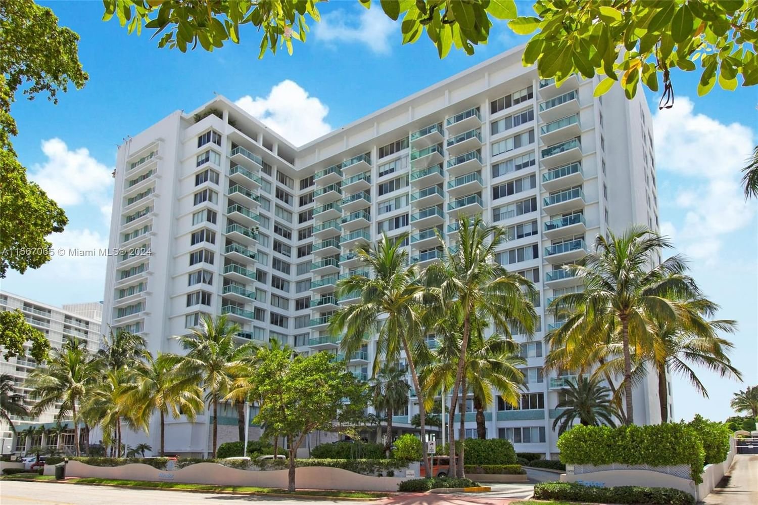 Real estate property located at 1000 West Ave #1201, Miami-Dade County, MIRADOR 1000 CONDO, Miami Beach, FL