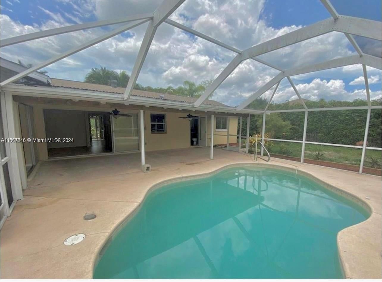 Real estate property located at 915 20th ST, Lee County, City of Cape Coral, Cape Coral, FL