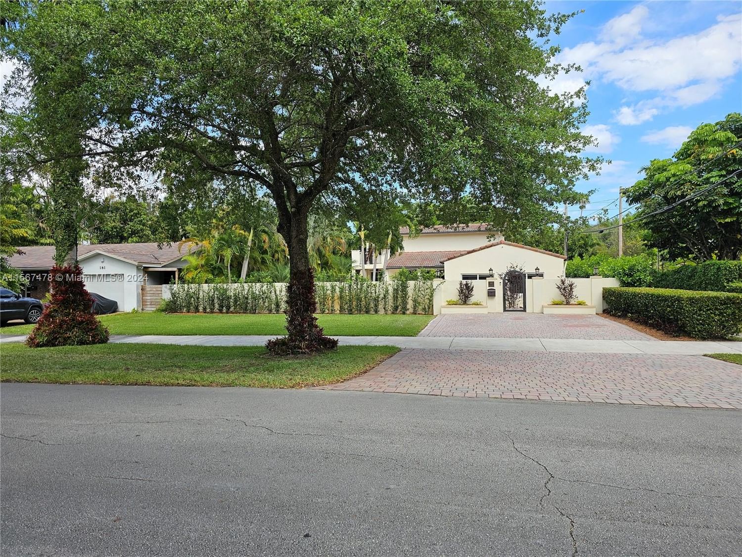 Real estate property located at 183 South Dr, Miami-Dade County, Country Club Estate, Miami Springs, FL