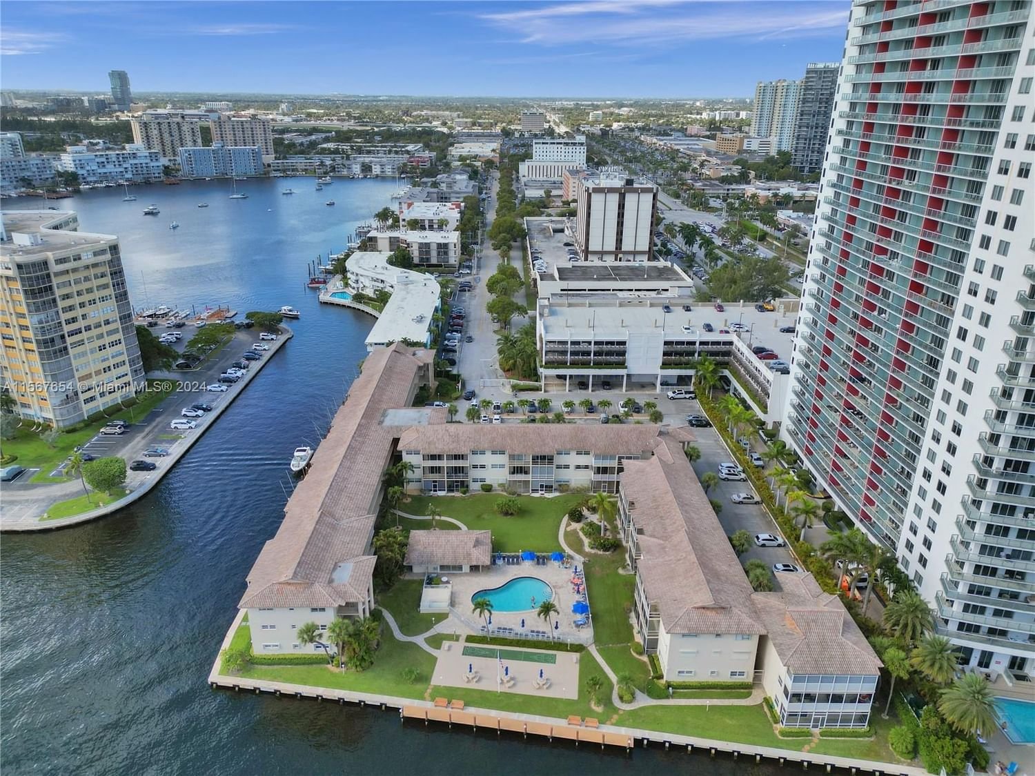 Real estate property located at 2600 Diana Dr #118, Broward County, COASTAL WATERWAYS CO-OP, Hallandale Beach, FL