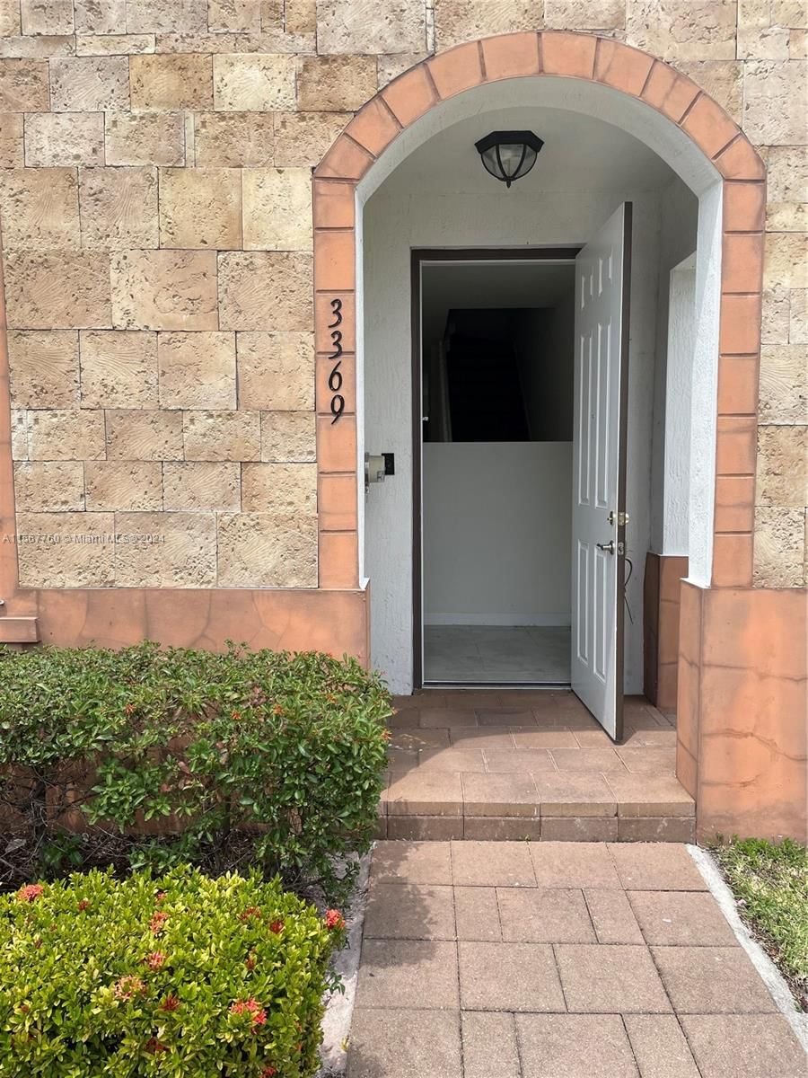 Real estate property located at 3369 105th Ter #3369, Miami-Dade County, AQUABELLA SECTION TWO, Hialeah, FL
