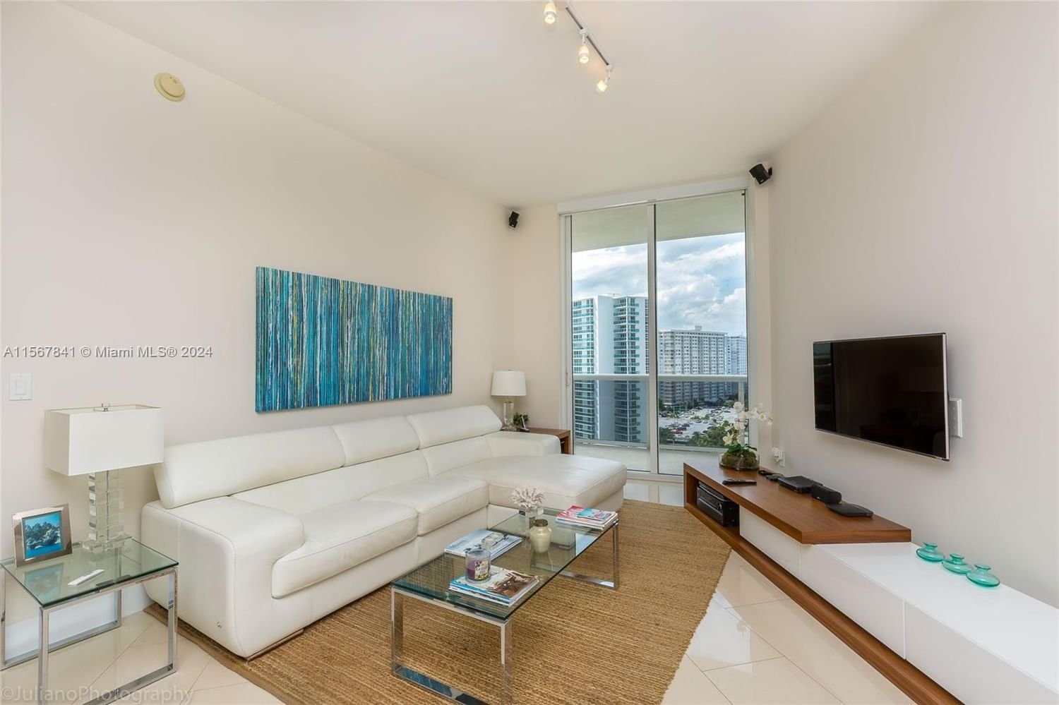 Real estate property located at 15811 Collins Ave #1105, Miami-Dade County, TDR TOWER III CONDO, Sunny Isles Beach, FL