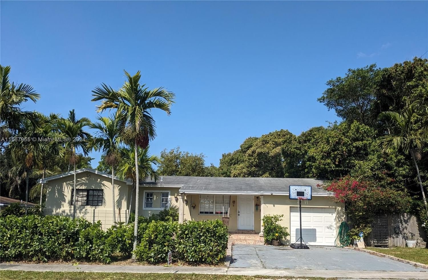 Real estate property located at 9010 3rd Ave, Miami-Dade County, GLENDALE MANOR, El Portal, FL