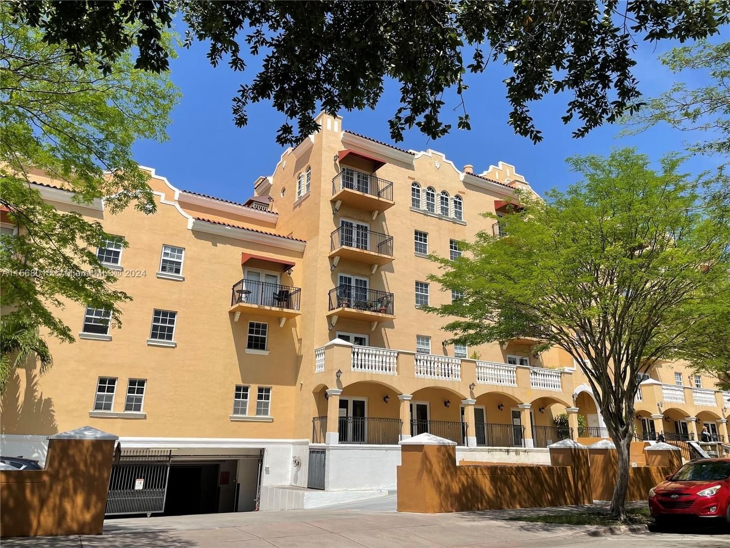 Real estate property located at 1400 Salzedo St #401, Miami-Dade County, LA HACIENDA IN THE GABLES, Coral Gables, FL
