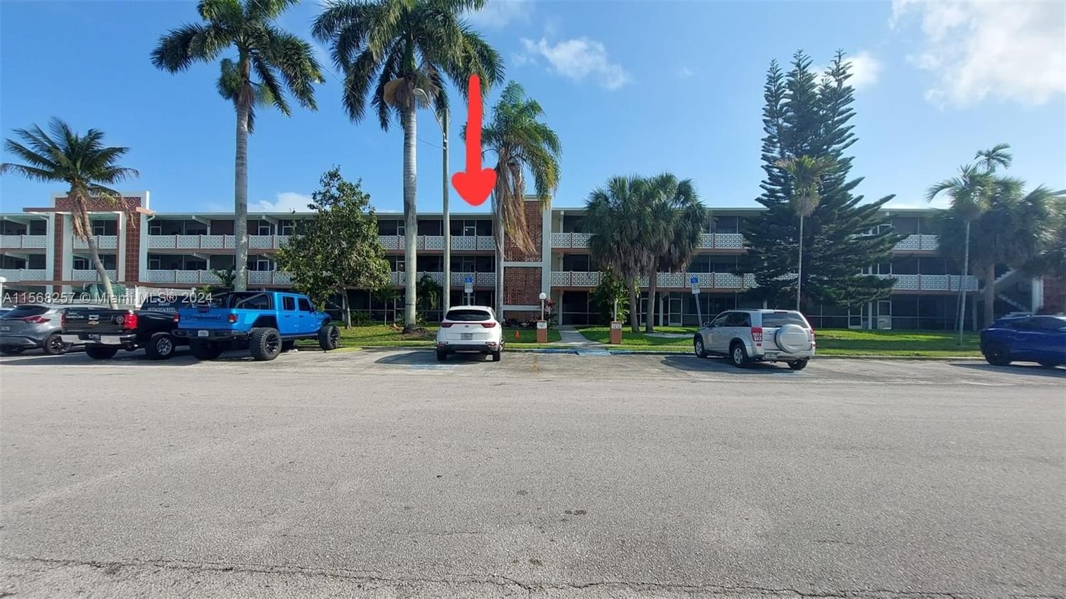 Real estate property located at 1430 170th St #318, Miami-Dade County, FLORIDIAN ARMS CONDO, North Miami Beach, FL