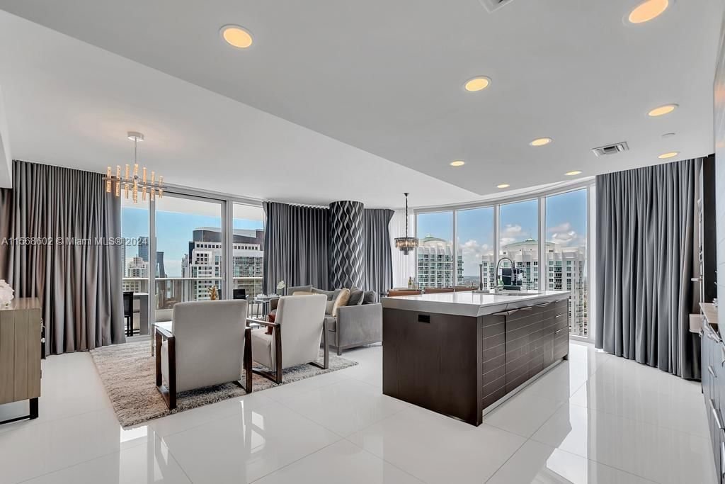 Real estate property located at 200 Biscayne Boulevard Way #3902, Miami-Dade County, EPIC WEST CONDO, Miami, FL