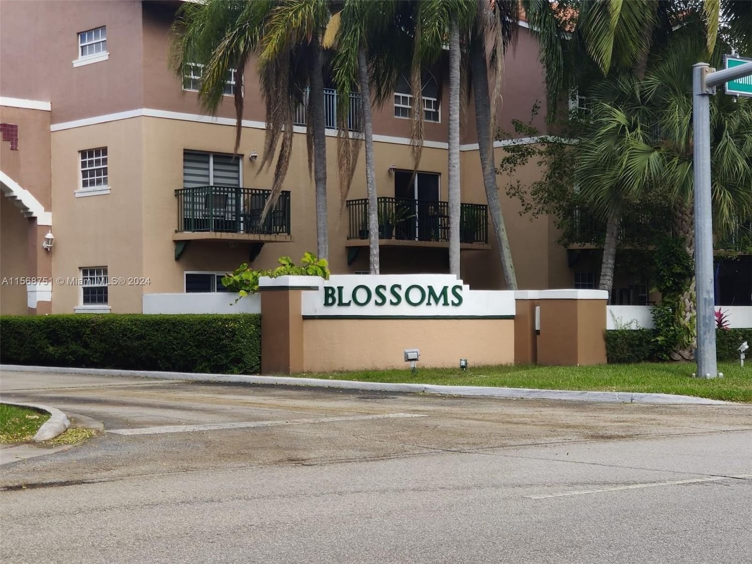 Real estate property located at 10010 Hammocks Blvd #202-2, Miami-Dade County, BLOSSOMS AT THE HAMMOCKS, Miami, FL