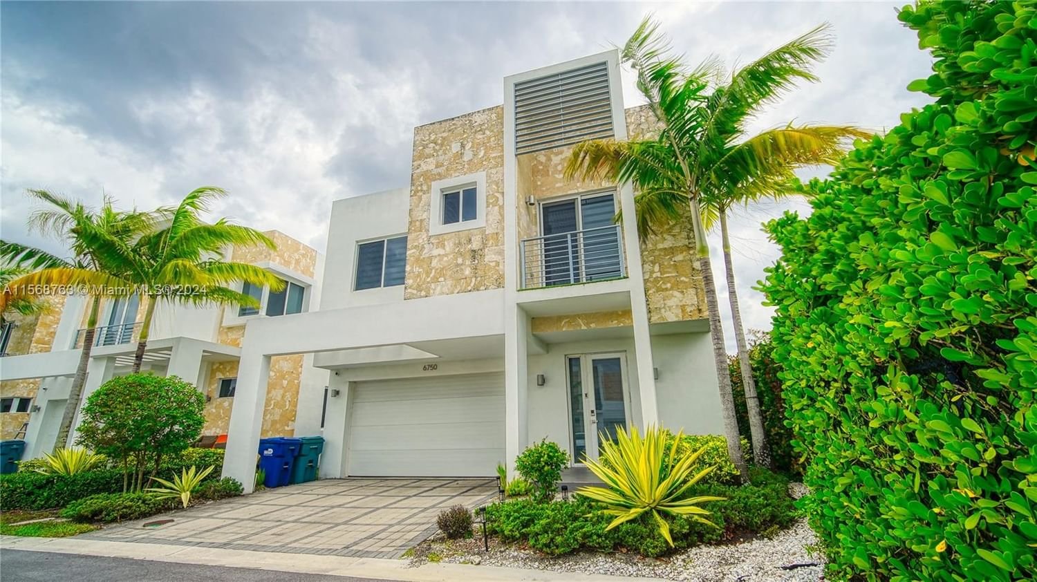 Real estate property located at 6750 103rd Ave, Miami-Dade County, Neovita Estates/ Vesta, Doral, FL