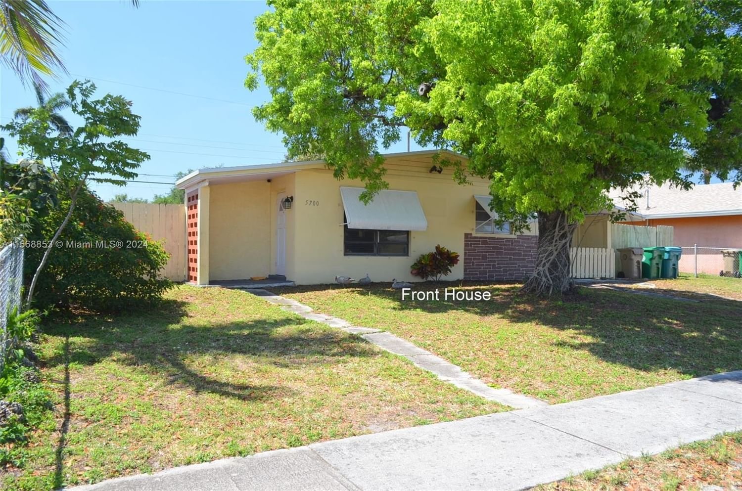 Real estate property located at 5700 38th St, Broward County, PLAYLAND VILLAGE SEC 3, Davie, FL