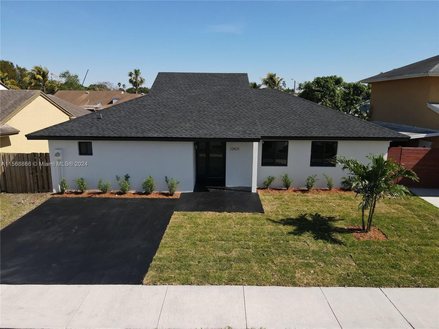 Real estate property located at 12421 203rd St, Miami-Dade County, OAK PARK ESTATES SEC 1, Miami, FL