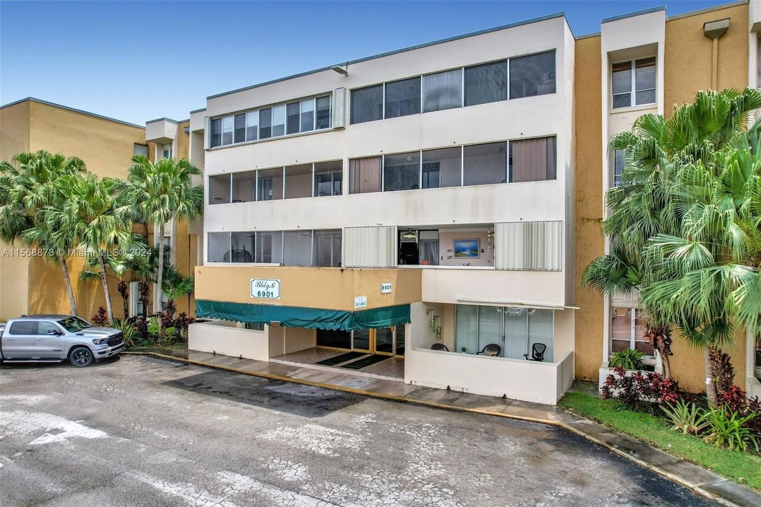 Real estate property located at 6901 147th Avenue #1F, Miami-Dade County, SOVEREIGNS CONDO, Miami, FL