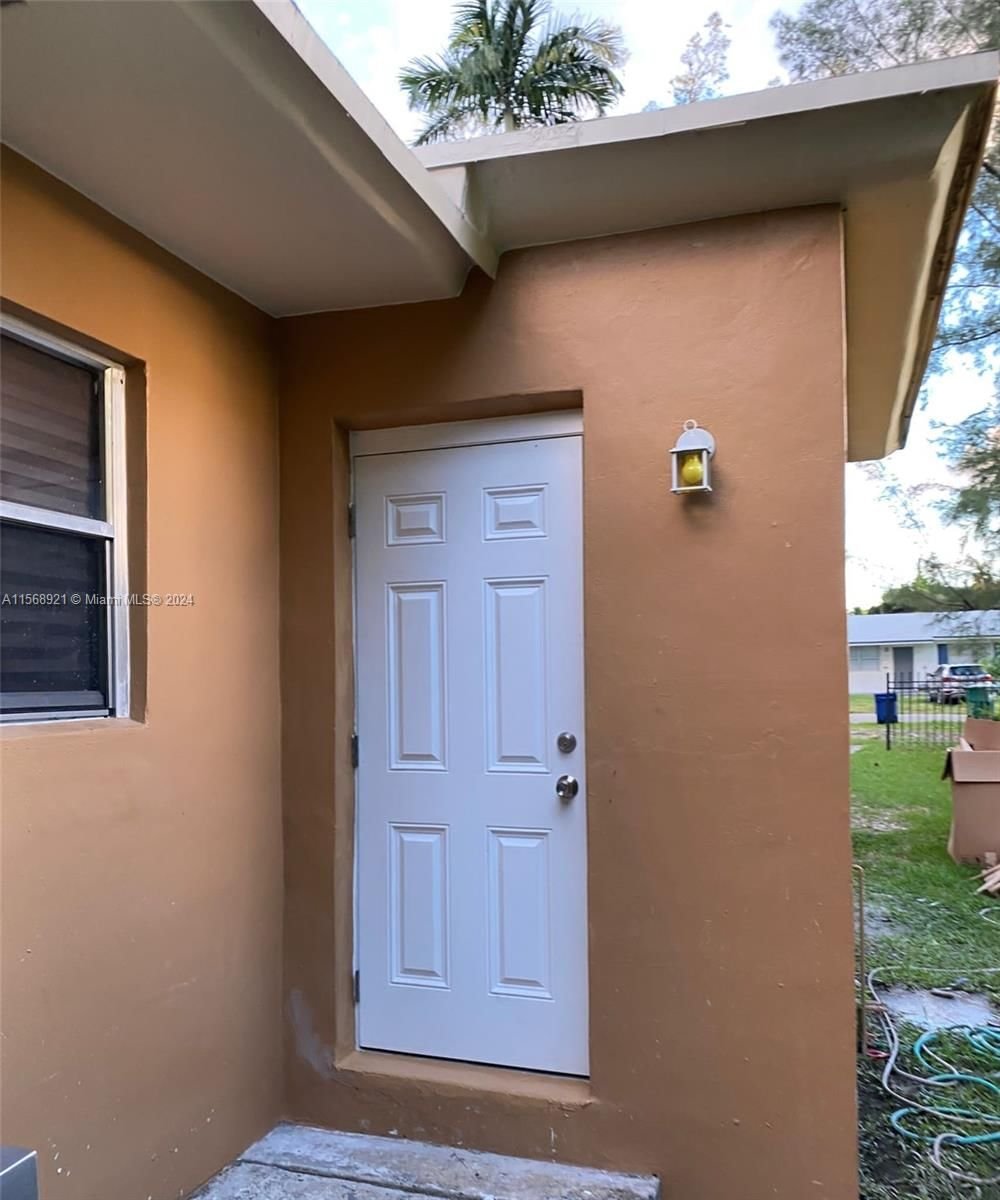 Real estate property located at 1429 118th Ter, Miami-Dade County, BISCAYNE COURT, Miami, FL
