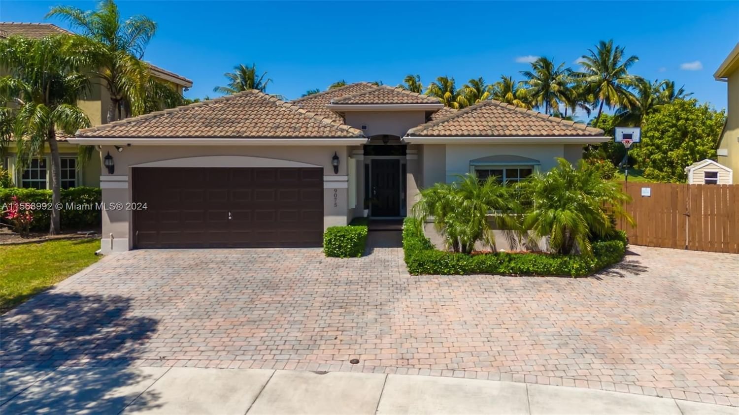 Real estate property located at 9075 210th Ter, Miami-Dade County, PELICAN BAY AT OLD CUTLER, Cutler Bay, FL