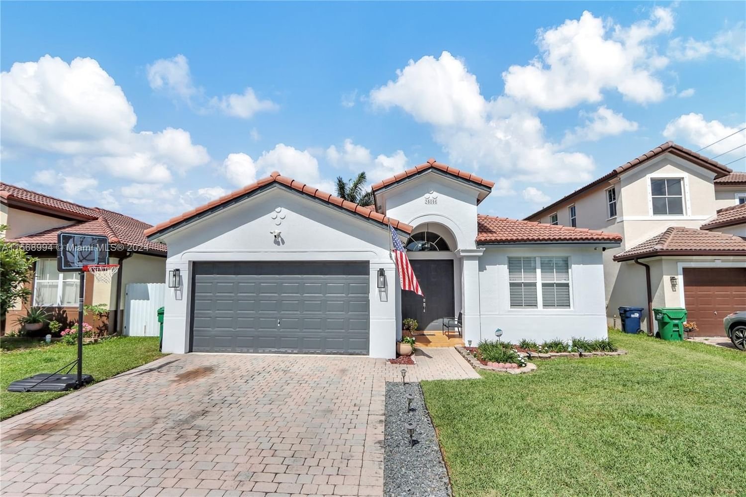 Real estate property located at 24016 110th Ct, Miami-Dade County, BLUEWATERS SUBDIVISION, Homestead, FL