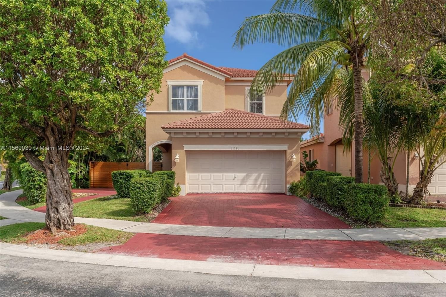 Real estate property located at 2281 37th Ter, Miami-Dade County, PORTOFINO BAY, Homestead, FL