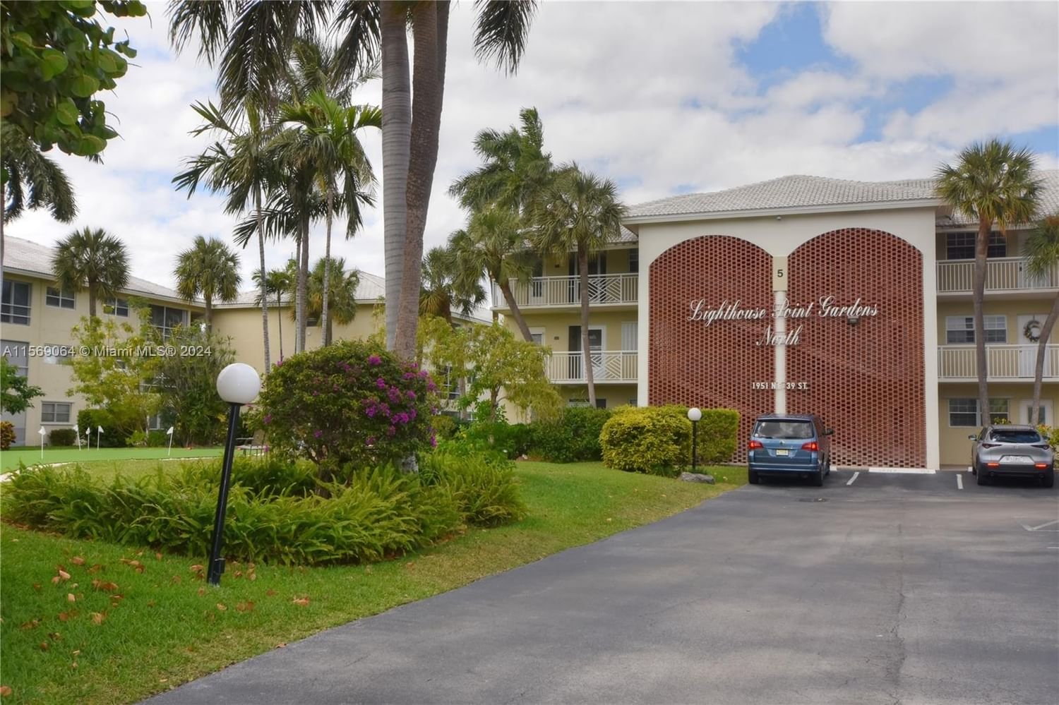 Real estate property located at 1951 39th St #260, Broward County, LIGHTHOUSE POINT GARDENS, Lighthouse Point, FL