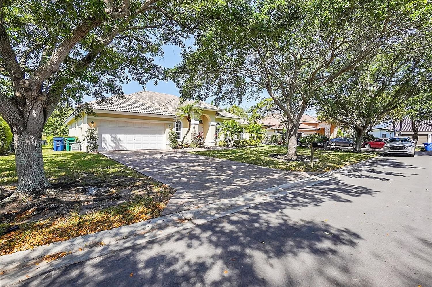 Real estate property located at 1574 103 Ter, Broward County, MAPLE WOOD ADDITION, Coral Springs, FL