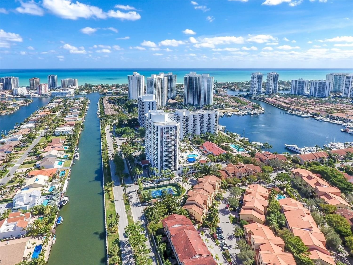 Real estate property located at 3640 Yacht Club Dr #606, Miami-Dade County, HARBORSIDE AT THE WATERWA, Aventura, FL
