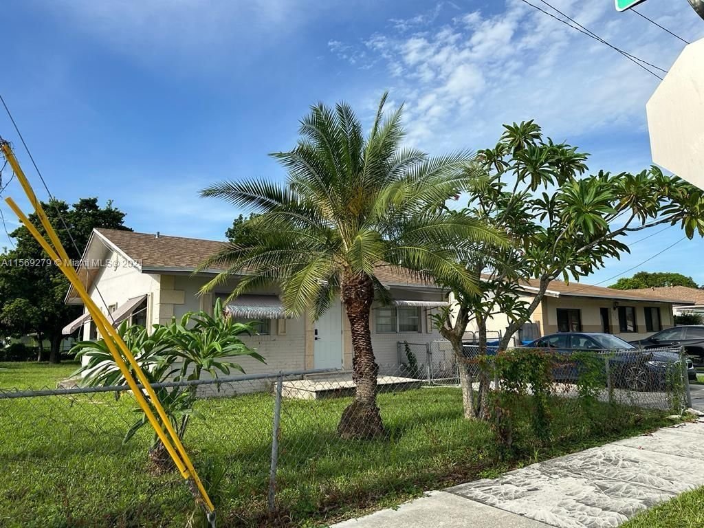 Real estate property located at 4000 20th St, Broward County, CARVER RANCHES, West Park, FL