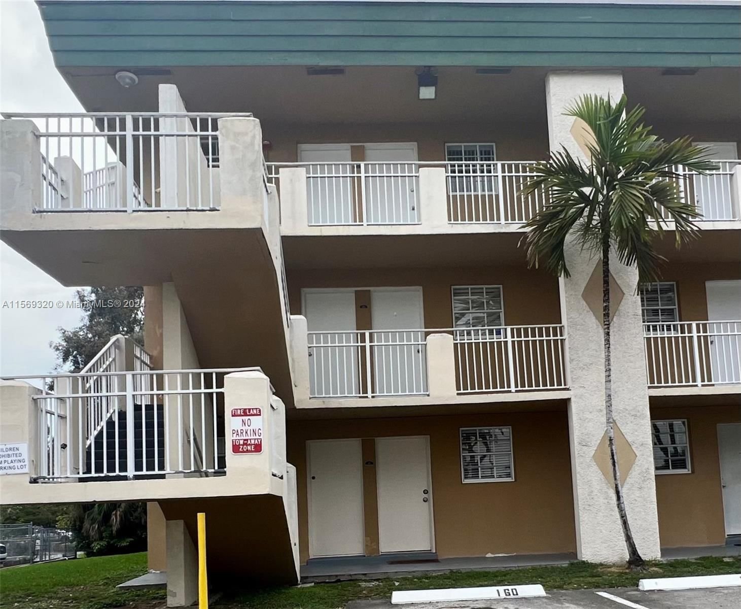 Real estate property located at 5500 77th Ct #117, Miami-Dade County, MILLER LAKE CONDO, Miami, FL