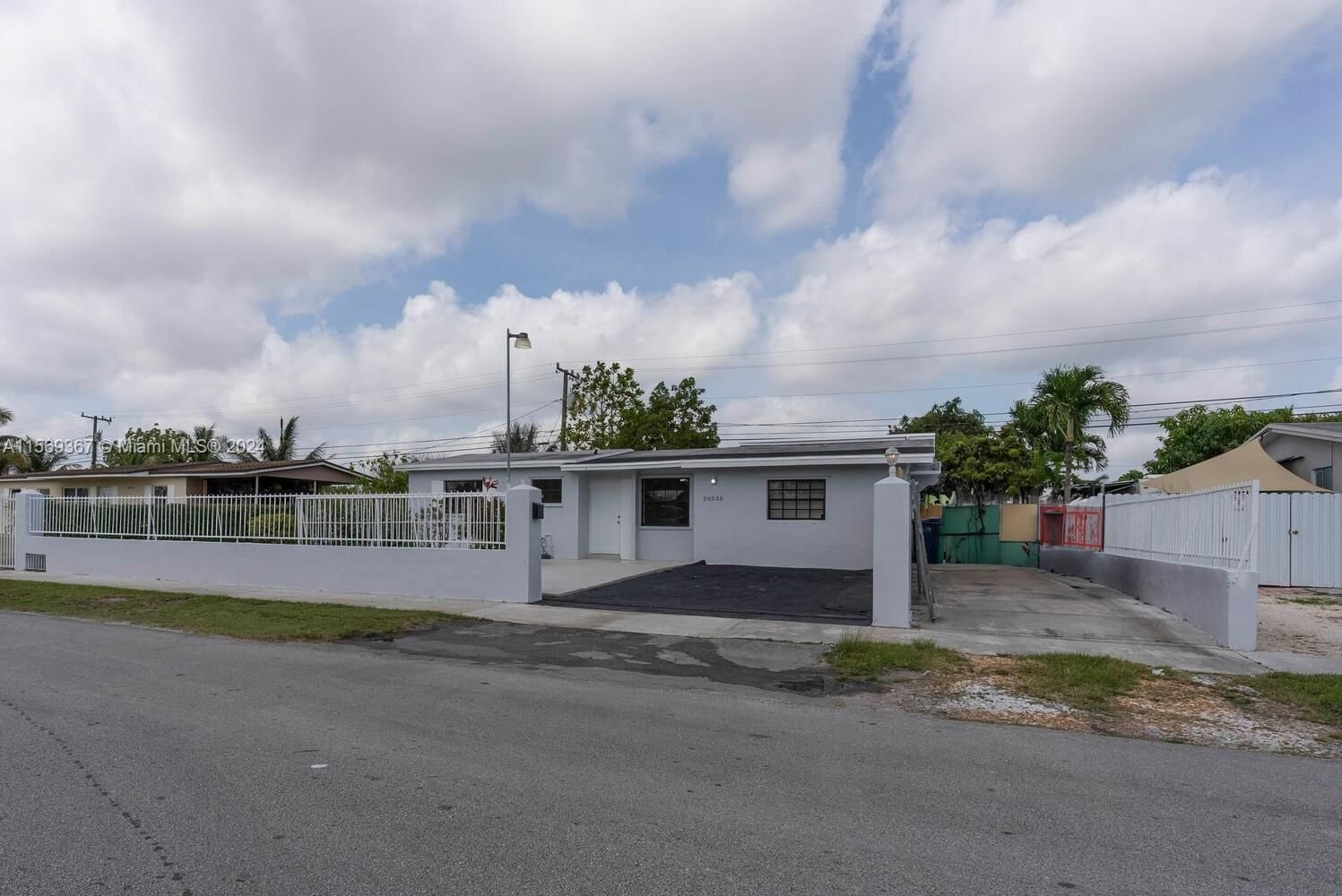 Real estate property located at 28530 143rd Ct, Miami-Dade County, PLEASURE VLG SEC 1, Homestead, FL