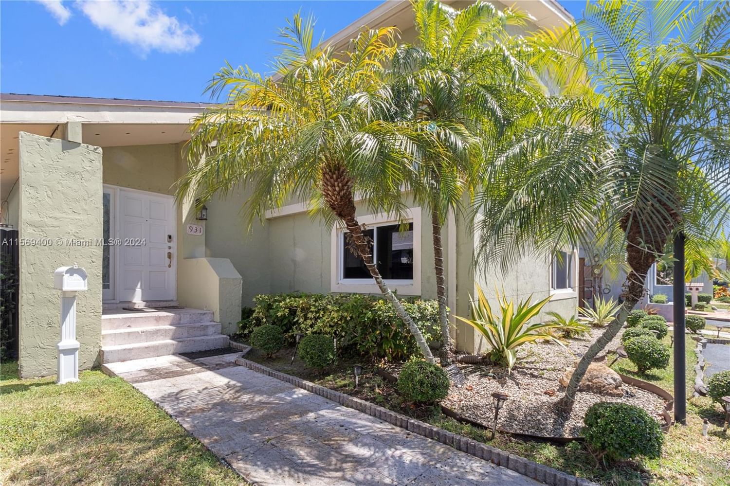 Real estate property located at 931 106th Ave Cir, Miami-Dade County, FONTAINEBLEAU PARK WEST V, Miami, FL