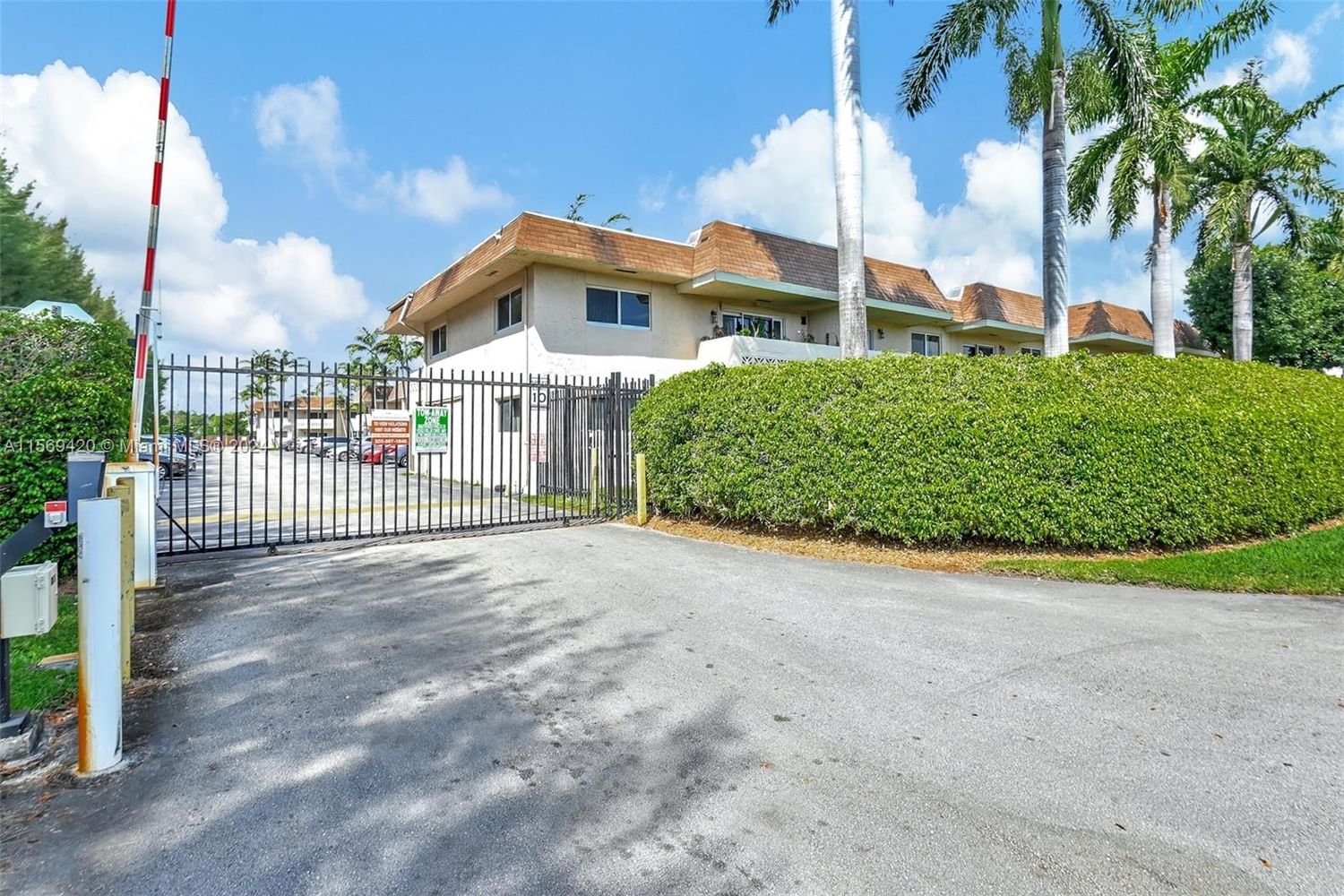 Real estate property located at 14500 88th Ave #226, Miami-Dade County, VILLAGIO AT PALMETTO BAY, Palmetto Bay, FL