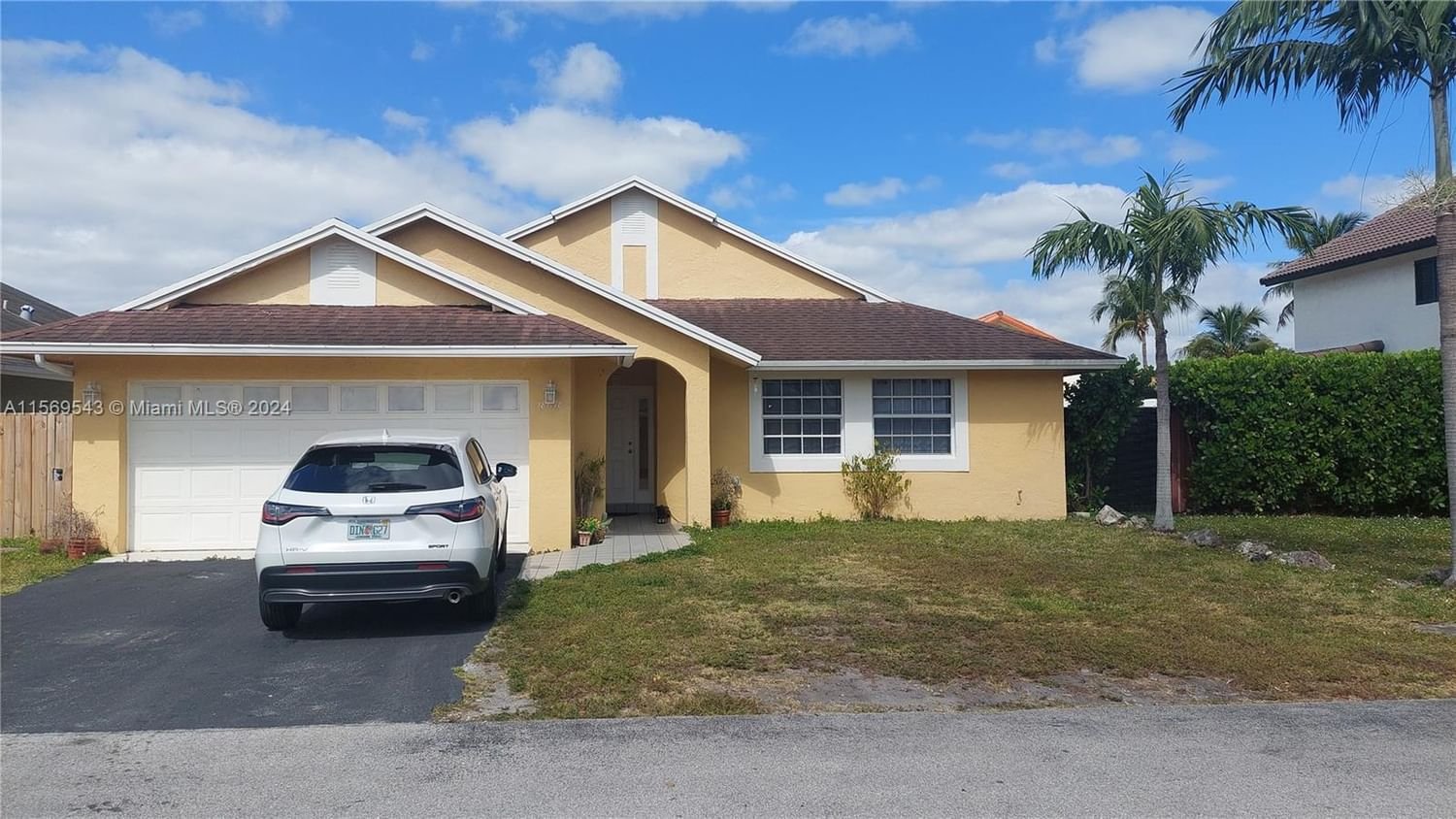 Real estate property located at 18678 77th Pl, Miami-Dade County, COUNTRY LAKE PARK, Hialeah, FL