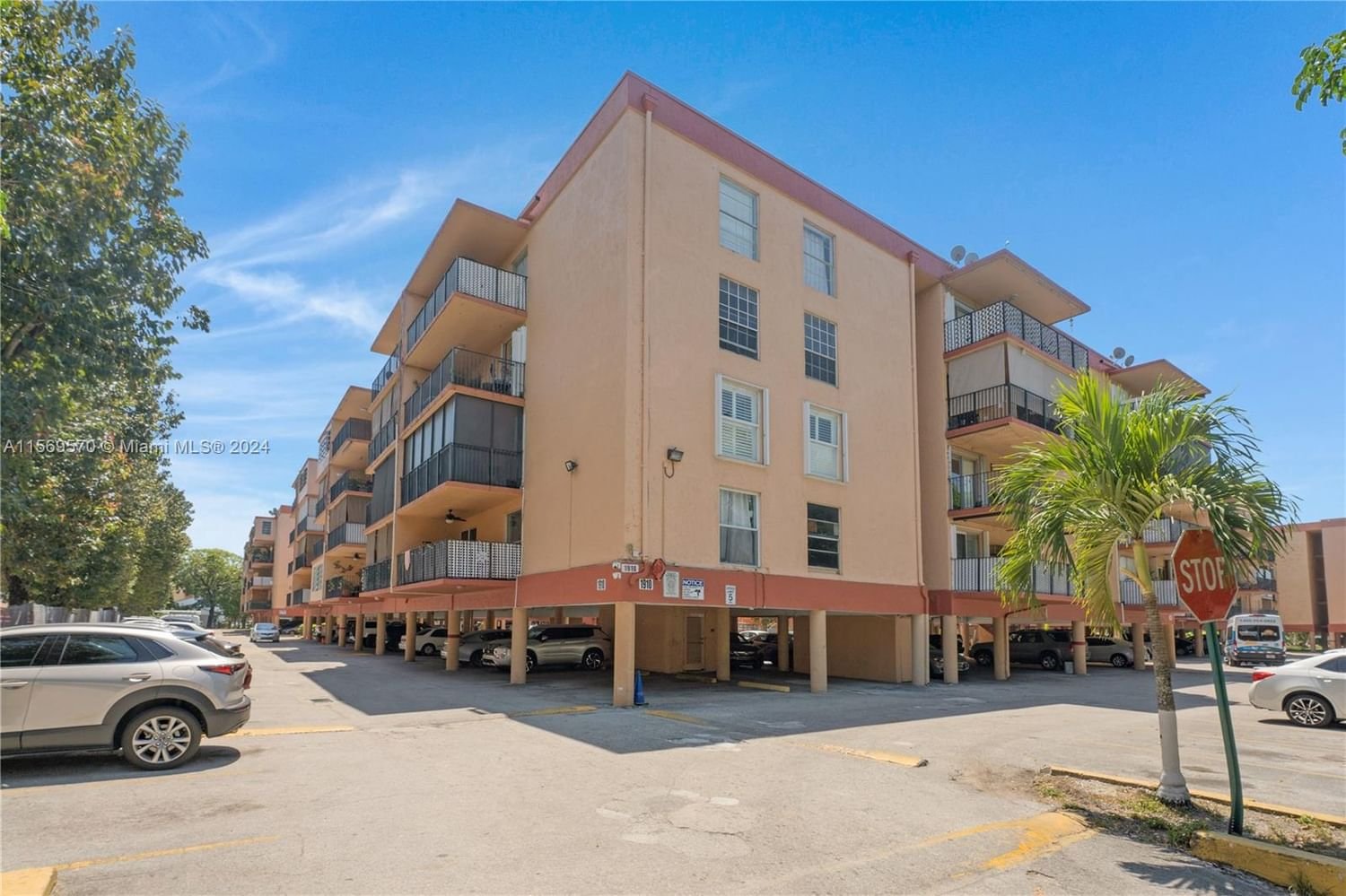 Real estate property located at 1910 56th St #3126, Miami-Dade County, PALM-WEST GARDENS CONDO, Hialeah, FL