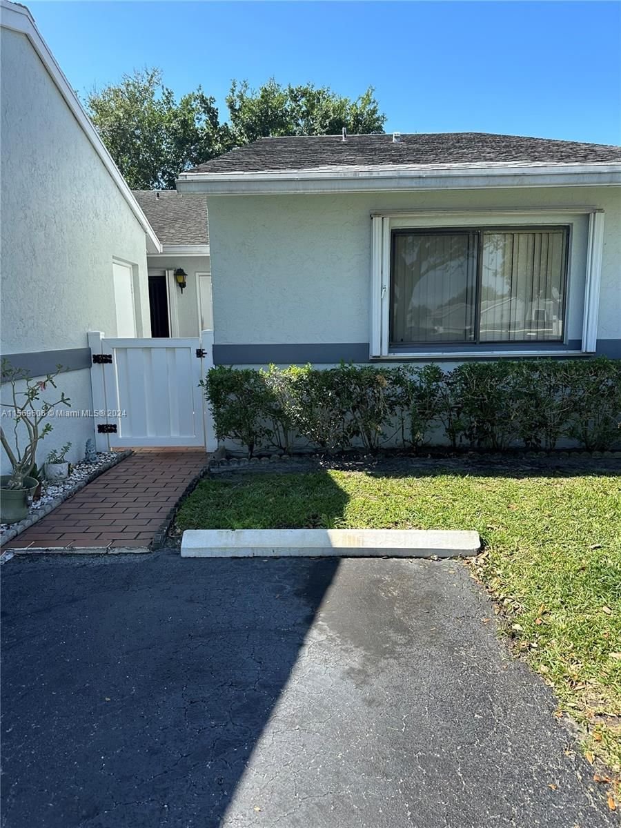 Real estate property located at 2640 Gately Dr W #1604, Palm Beach County, ARBOURS II OF THE PALM BE, West Palm Beach, FL