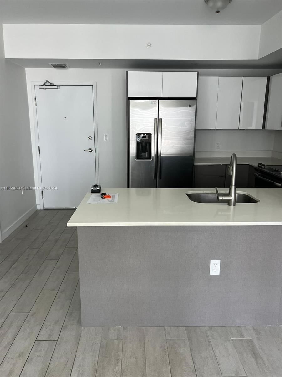 Real estate property located at 321 26th St #712, Miami-Dade County, 26 Edgewater, Miami, FL