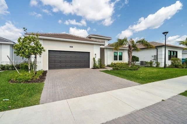 Real estate property located at 5267 Saint Vincent Ln, Palm Beach County, CRESSWIND PALM BEACH PHAS, Westlake, FL