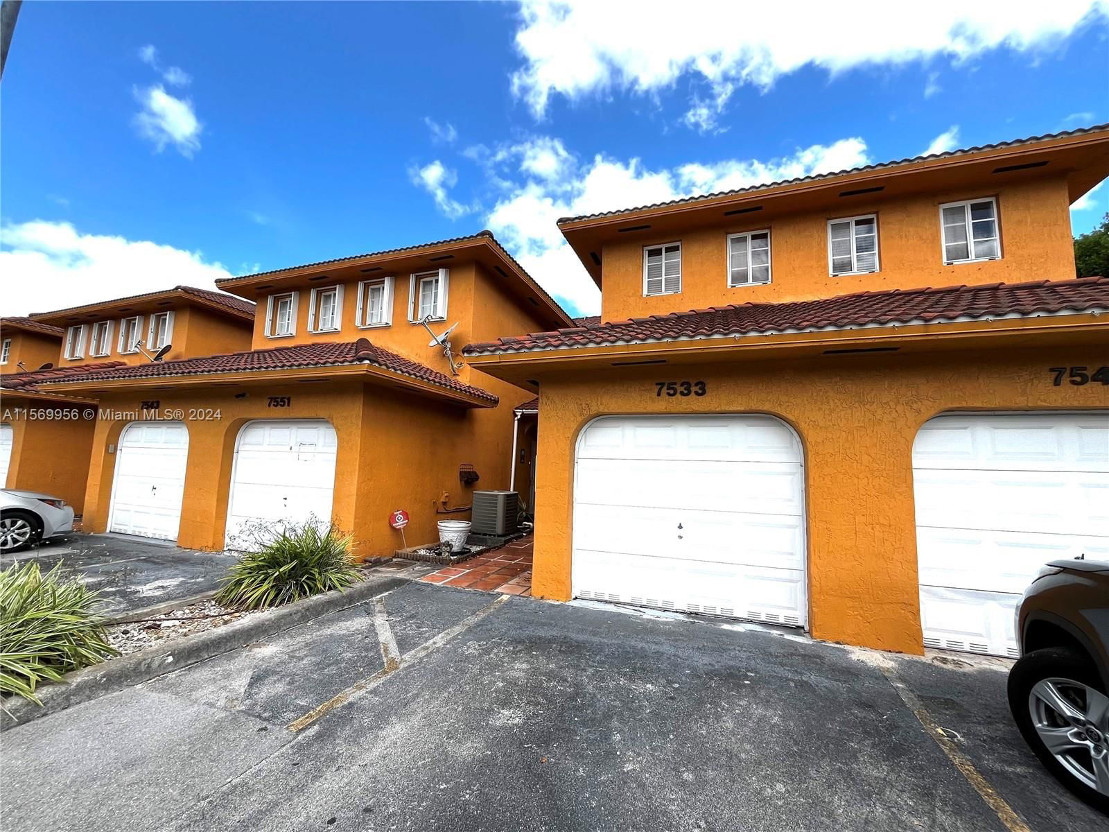 Real estate property located at 7533 176th Ter #7533, Miami-Dade, LILANDIA ESTATES CONDO, Hialeah, FL