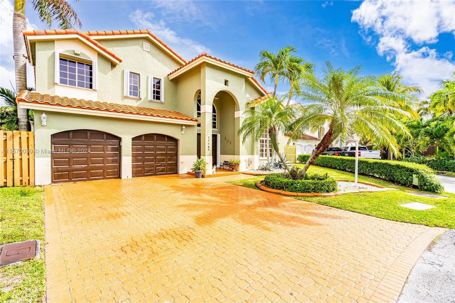 Real estate property located at 11155 160th Ct, Miami-Dade County, SHORELINE AT THE HAMMOCKS, Miami, FL