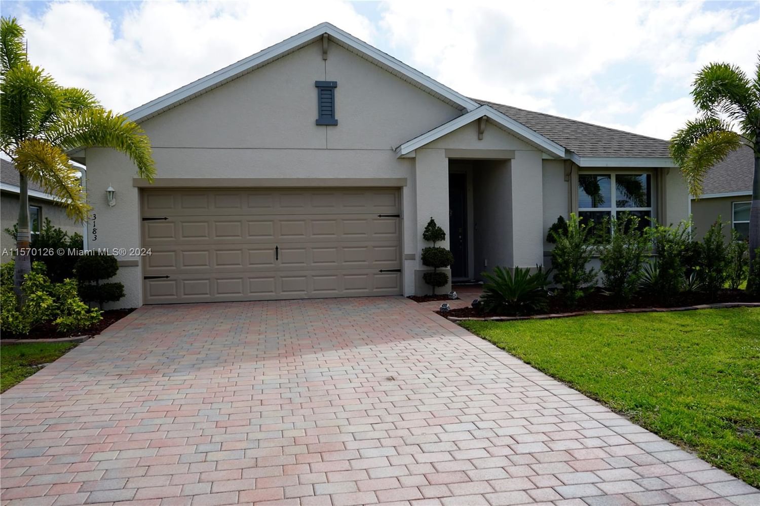 Real estate property located at 3183 Cozumel Ct, Lee County, LA ENTRADA, Cape Coral, FL