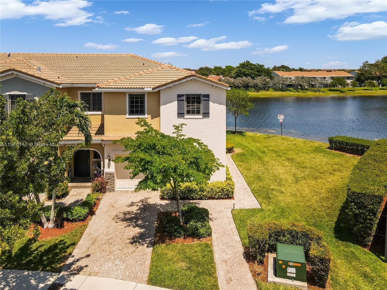 Real estate property located at 481 NE 194 Terrace #481, Miami-Dade County, Champion Lakes, Miami, FL