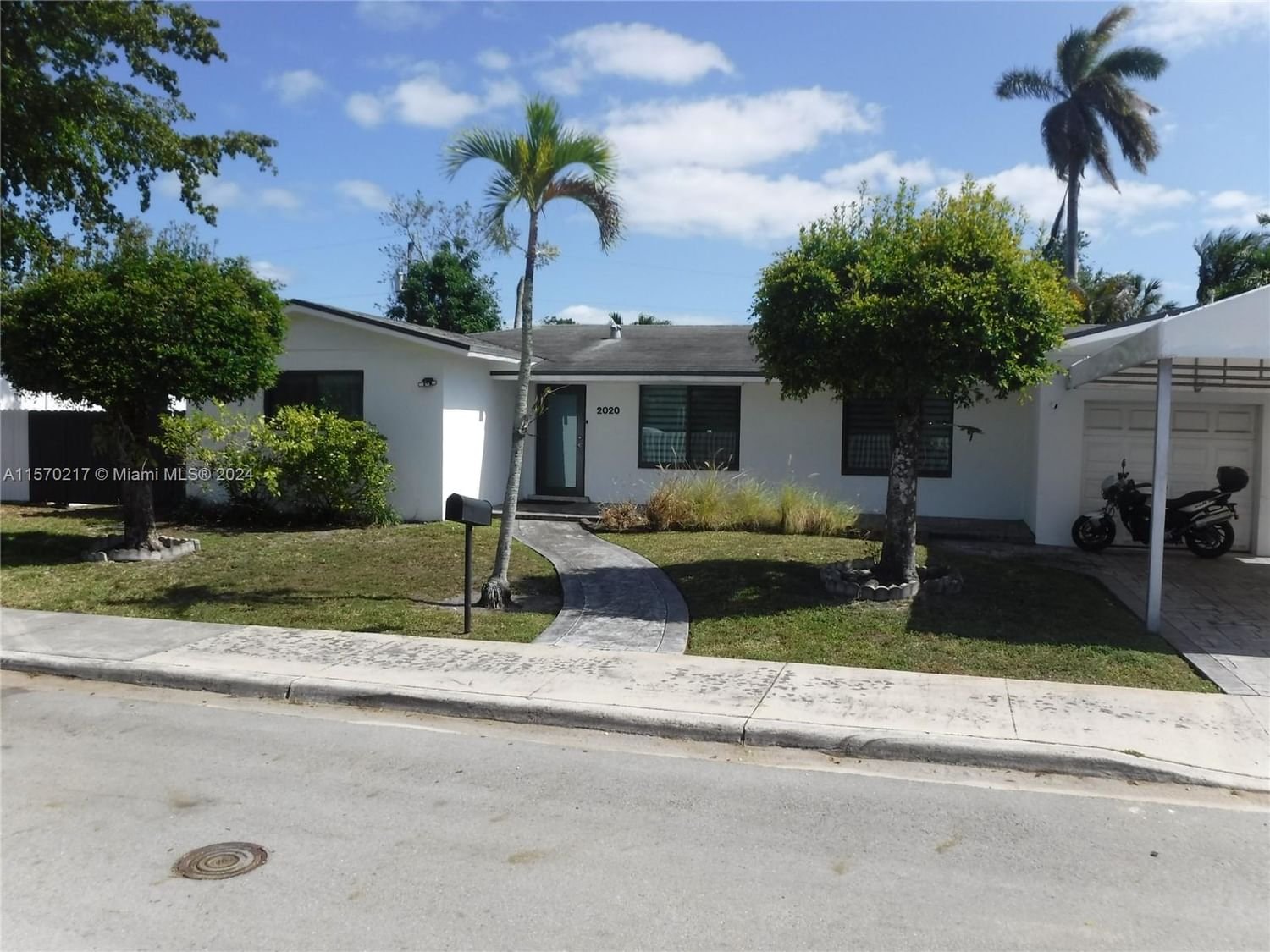 Real estate property located at 2020 203rd St, Miami-Dade County, HIGHLAND LAKES SEC 2, Miami, FL