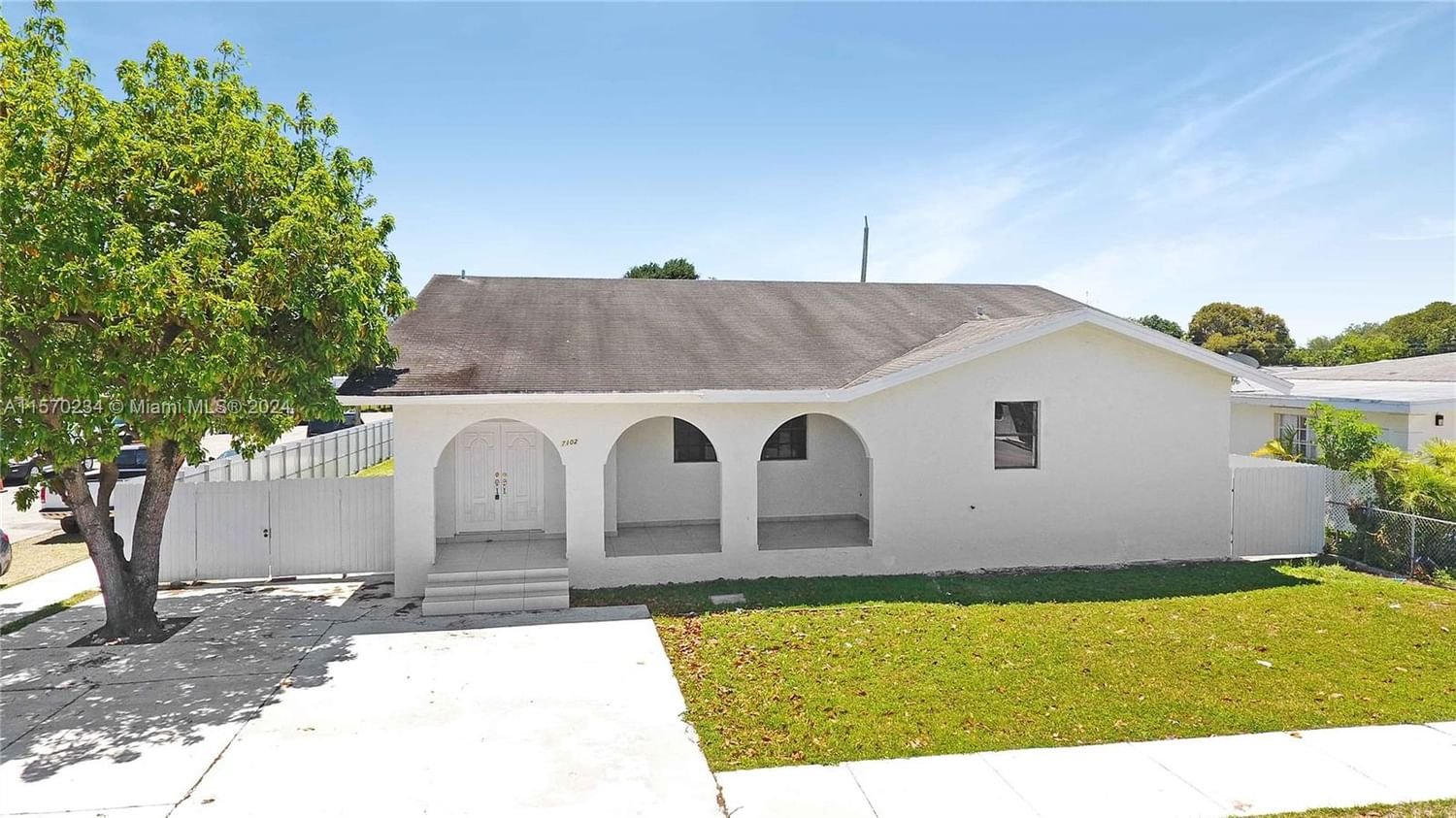 Real estate property located at 7102 13th St, Miami-Dade County, SUGAR TREE GROVE SUB, Miami, FL