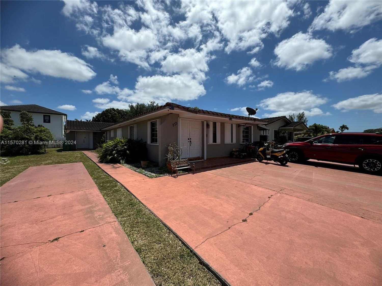 Real estate property located at 931 78th Pl, Miami-Dade County, AMD PL OF GLADEMOOR TRACK, Miami, FL