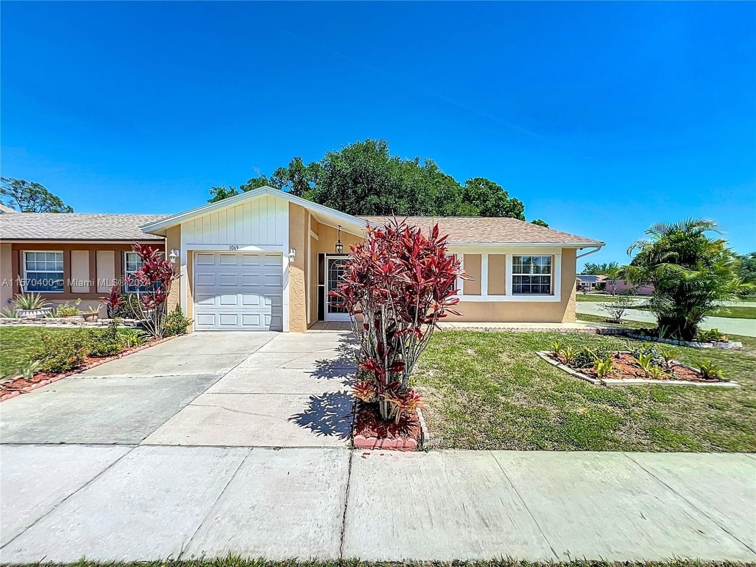 Real estate property located at 1069 Mancha Real Drive, Orange County, Villa Costa Del Sol, Orlando, FL
