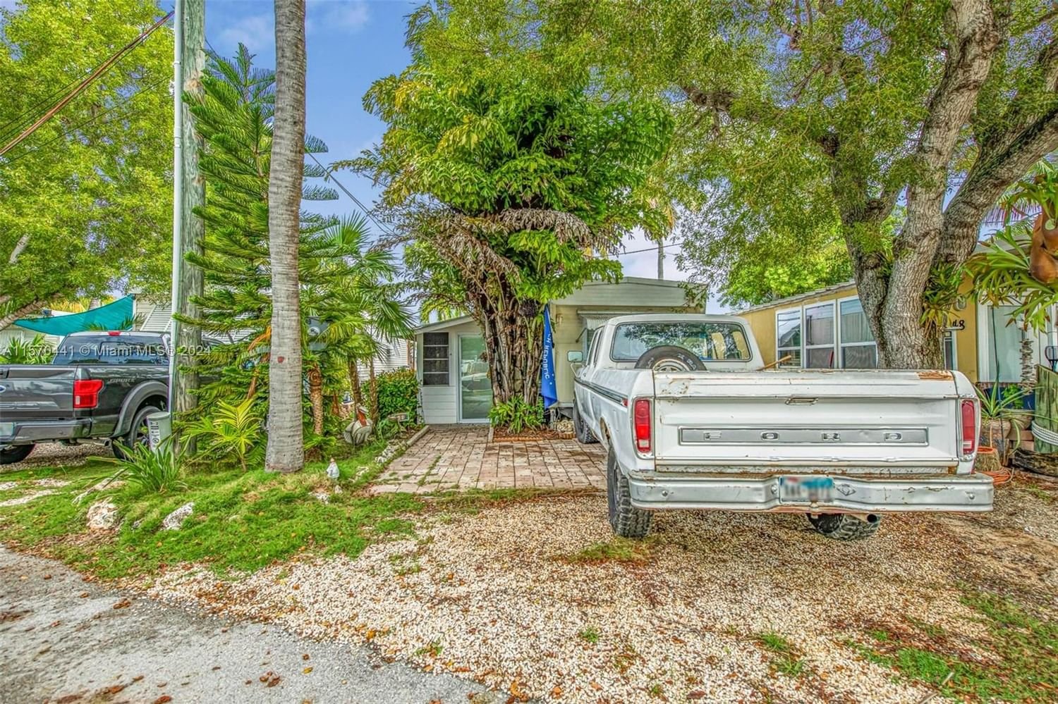 Real estate property located at 103650 Overseas Hwy, Monroe County, Captain Jax, Key Largo, FL