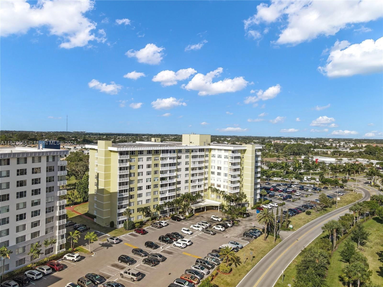 Real estate property located at 4400 Hillcrest Dr #807A, Broward, HILLCREST NO 21 CONDO, Hollywood, FL