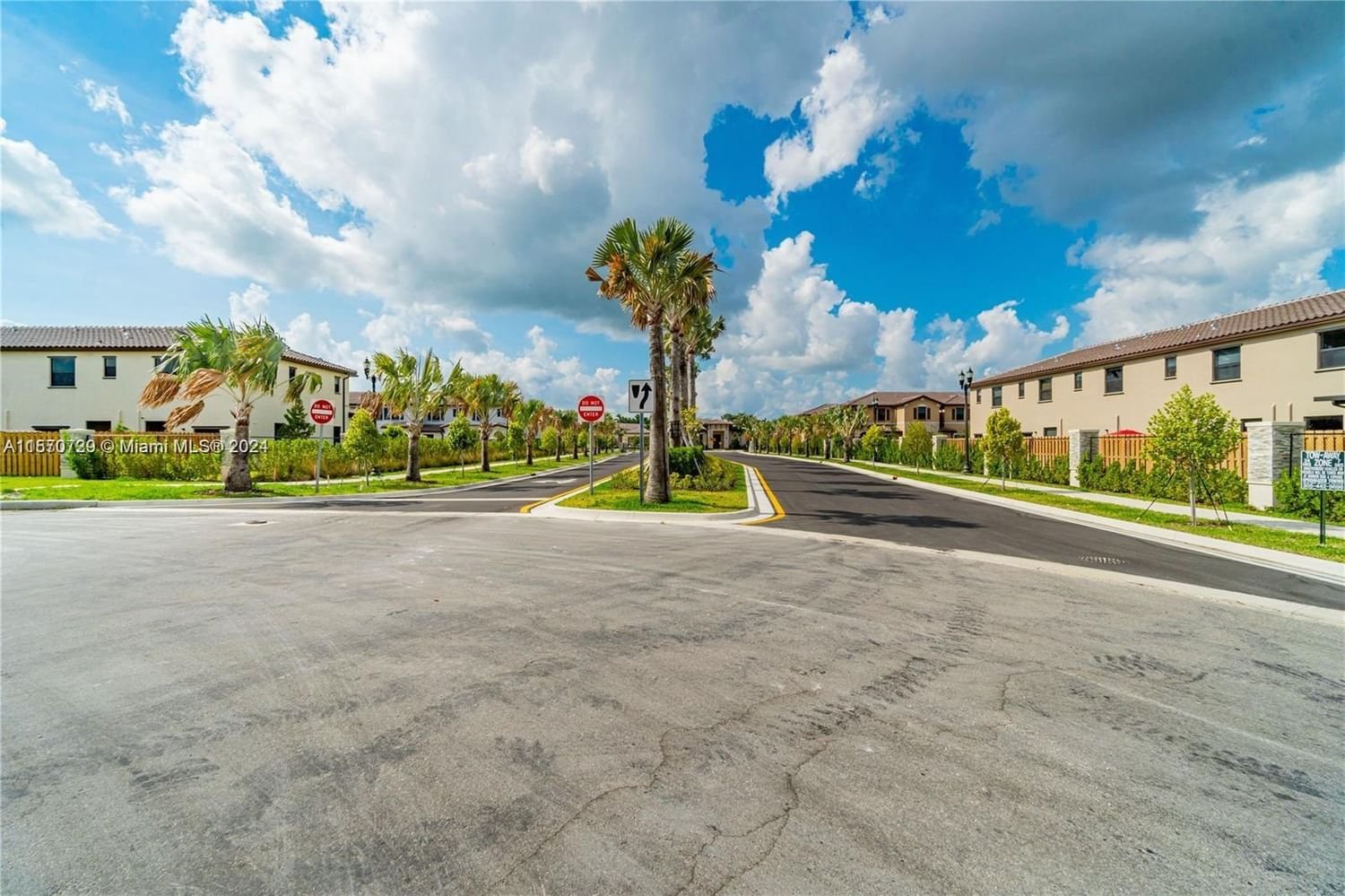 Real estate property located at 11391 248th Ter #11391, Miami-Dade County, COCO PALM VILLAS, Homestead, FL