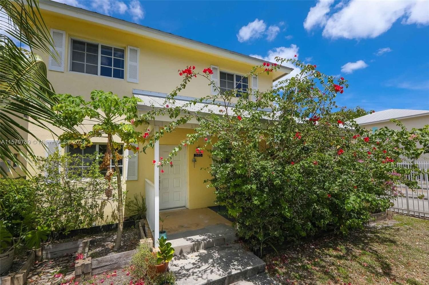 Real estate property located at 385 19th St #72, Miami-Dade County, THE VILLAS OF ST AGNES CO, Miami, FL
