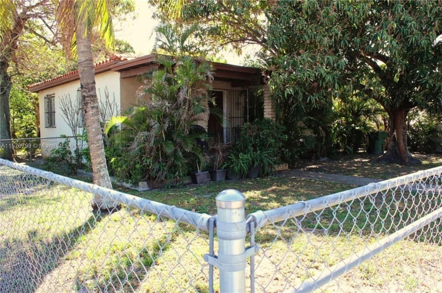 Real estate property located at 990 19th St, Miami-Dade County, HIALEAH 13TH ADDN AMD PL, Hialeah, FL