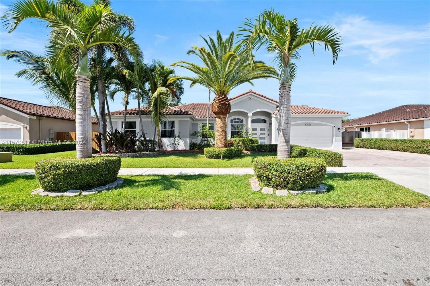 Real estate property located at 16255 50th Ter, Miami-Dade County, CASA LAGO SUB, Miami, FL