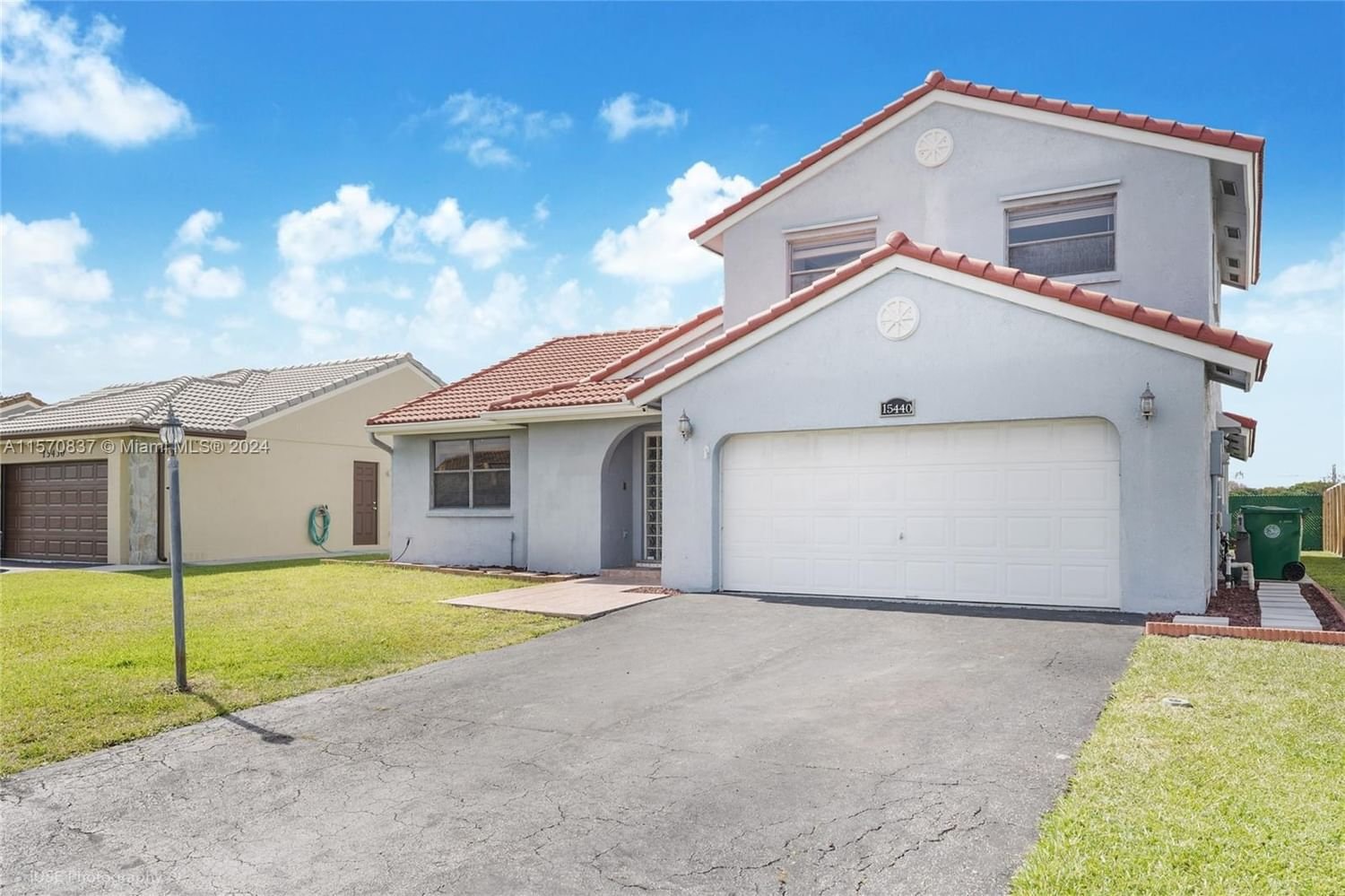 Real estate property located at 15440 Gauntlet Hall Mnr, Broward County, WAVERLY HUNDRED, Davie, FL