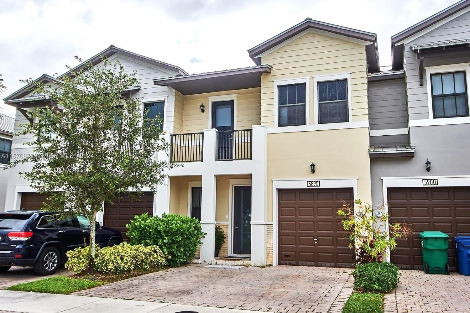 Real estate property located at 5890 104th Path #5890, Miami-Dade County, DORAL CAY, Doral, FL