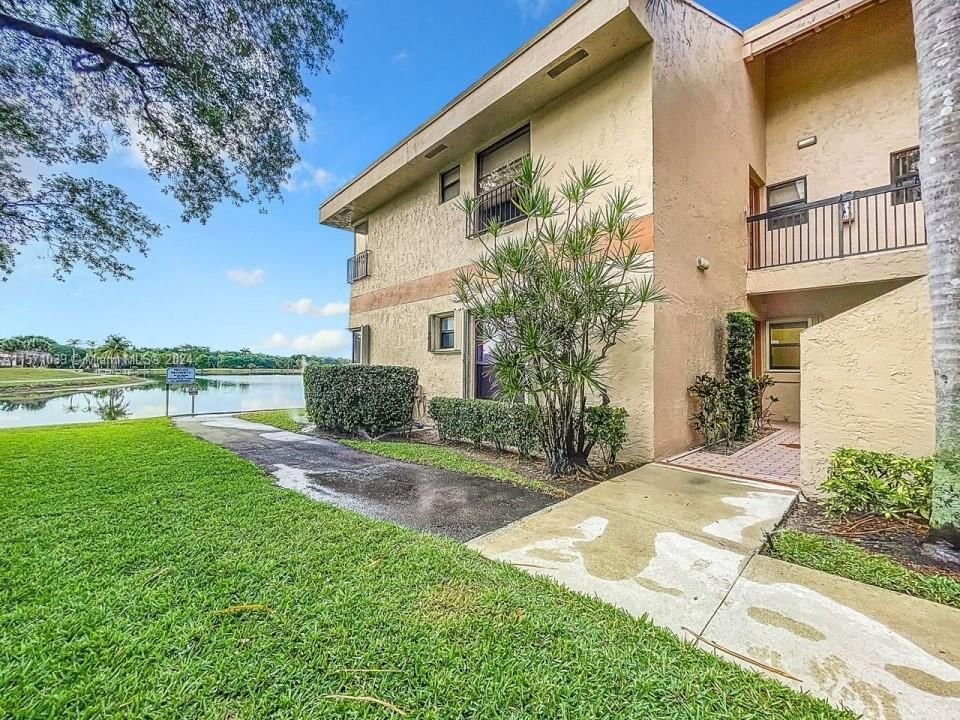 Real estate property located at 2853 Carambola Cir S #19124, Broward County, APPLEWOOD VILLAGE II-A CO, Coconut Creek, FL