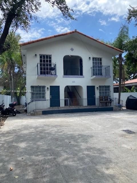 Real estate property located at 527 13th Ave, Miami-Dade County, LAWRENCE EST LAND COS SUB, Miami, FL